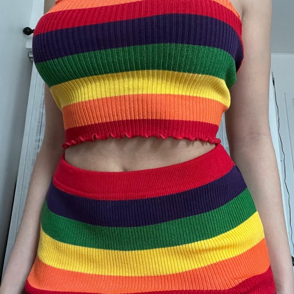 Colourful skirt set (top+skirt) from Fashionnova. Never worn - Picture 4 of 4